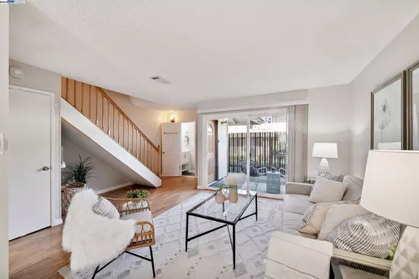 5474 Roundtree Pl #I, Concord, CA 94521