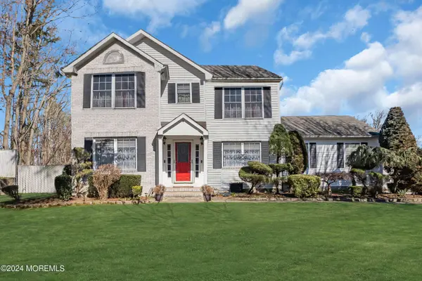 1611 Chaucer Lane, Toms River, NJ 08755