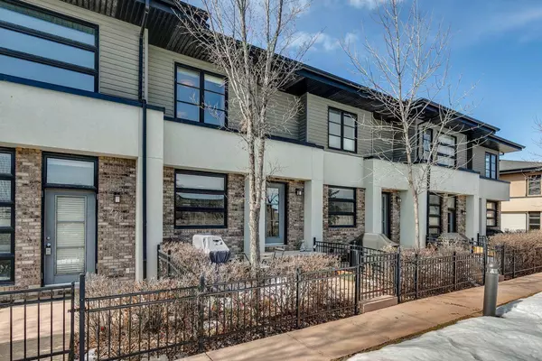 224 Aspen Hills Villas SW, Calgary, AB T3H 0H9