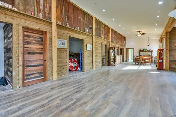 463 Bates RD SE, Cartersville, GA 30120