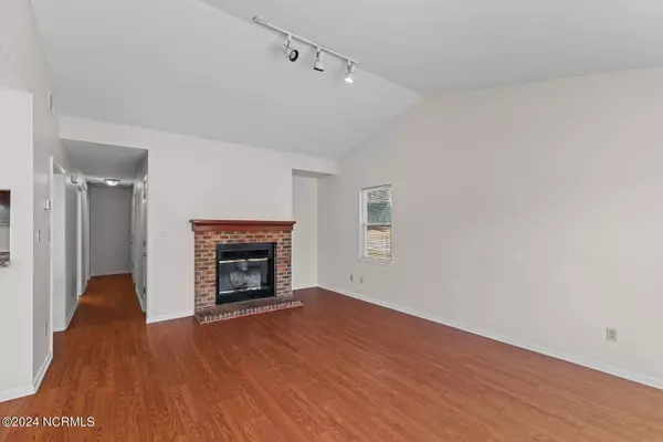 539 Shadowridge Road, Jacksonville, NC 28546