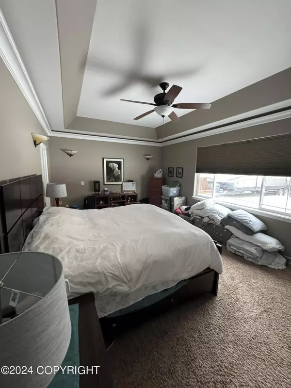 5537 E Fetlock DR, Wasilla, AK 99654