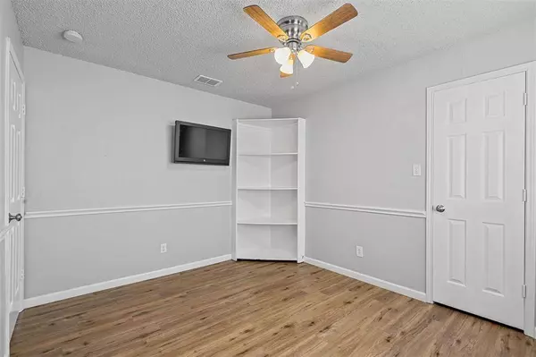 1114 Stone Creek Drive, Mansfield, TX 76063