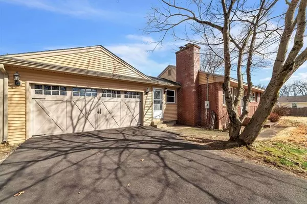 141 Western Circle, Westfield, MA 01085