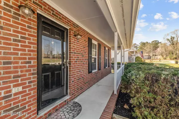 135 Suffolk Circle, Jacksonville, NC 28546