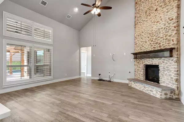 4033 Rancho Milagro Drive, Fort Worth, TX 76179