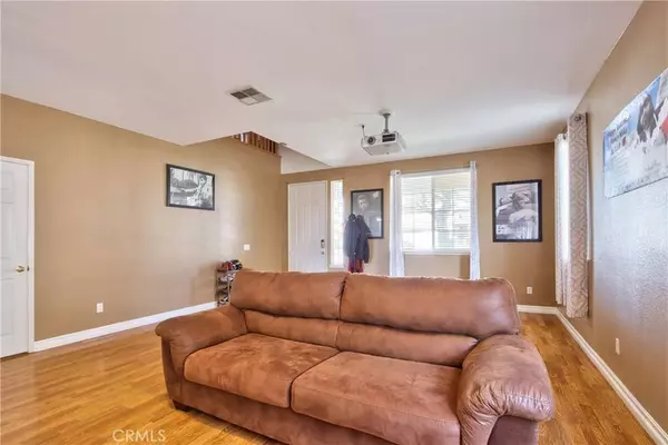 921 Hemingway DR, Corona, CA 92878