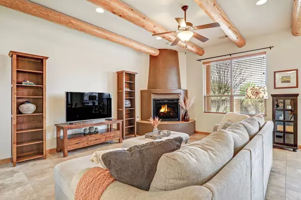 40 Pantala Naga Pampa, Corrales, NM 87048