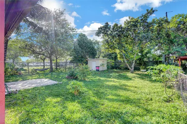 2730 Funston St, Hollywood, FL 33020