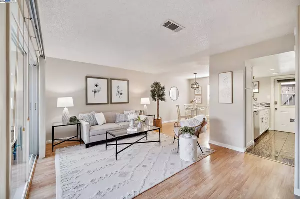 5474 Roundtree Pl #I, Concord, CA 94521