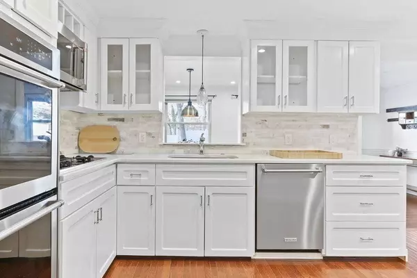 27 Erlandson Rd, Natick, MA 01760