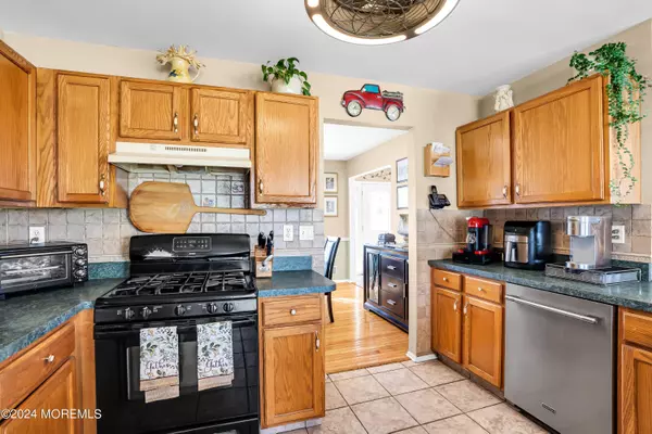 1611 Chaucer Lane, Toms River, NJ 08755