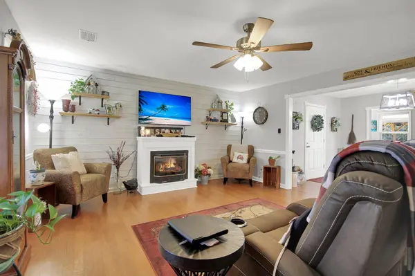 1593 E Church St, Bonneau, SC 29431