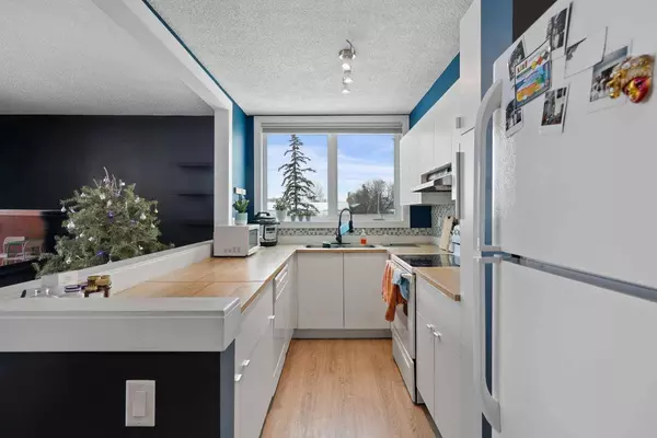 2909 17 AVE SW #305, Calgary, AB T3E 0B1