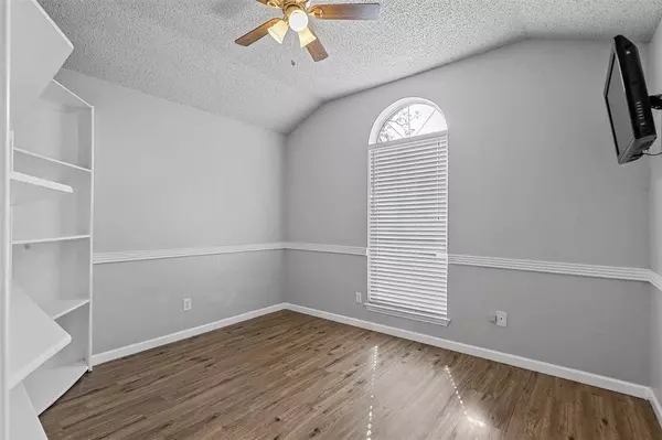 1114 Stone Creek Drive, Mansfield, TX 76063