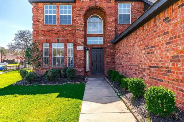 552 Briaroaks Drive, Lake Dallas, TX 75065