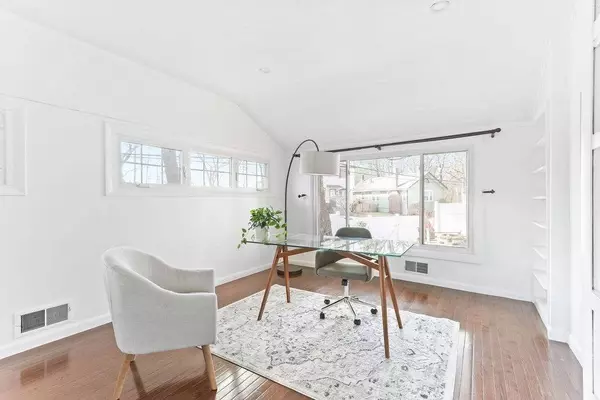 27 Erlandson Rd, Natick, MA 01760