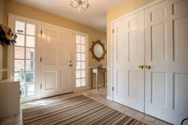 1800 Clover RD, Northbrook, IL 60062