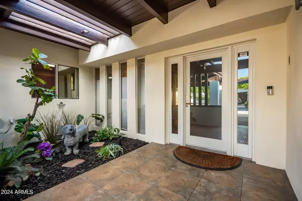 4345 E FAIRMOUNT Avenue, Phoenix, AZ 85018