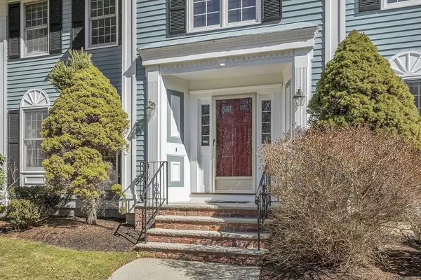 8 Harper Cir, Andover, MA 01810