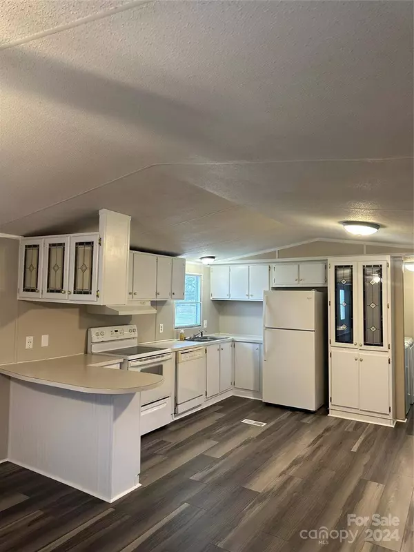 3549 Keystone DR, Sherrills Ford, NC 28673