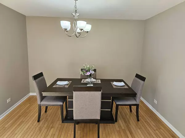 3252 FOXRIDGE Court, Woodridge, IL 60517