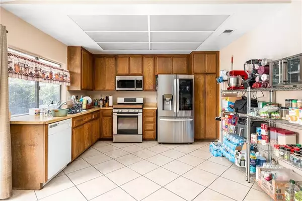 888 S Teakwood AVE, Rialto, CA 92376