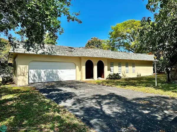 445 NW 11th St, Boca Raton, FL 33432