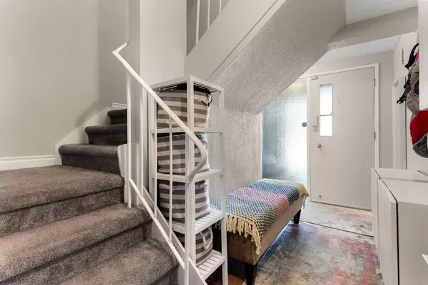 9803 24 ST SW #1103, Calgary, AB T2V 1S5