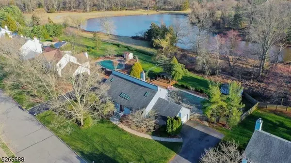 16 Pembroke Ter, Hillsborough Twp., NJ 08844