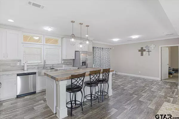 1671 Country Road 4704, Troup, TX 75789