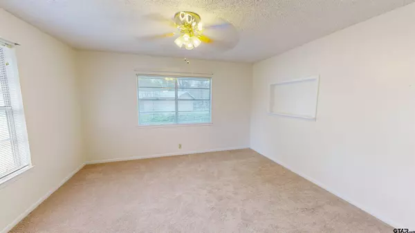 15310 Scenic View Dr, Bullard, TX 75757