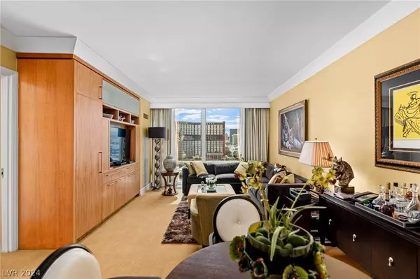 2000 N Fashion Show Drive #2406, Las Vegas, NV 89109