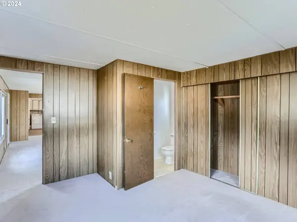 11626 SW ROYAL VILLA DR, Tigard, OR 97224