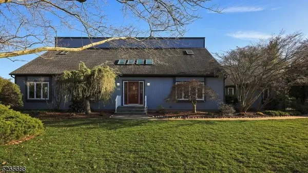 16 Pembroke Ter, Hillsborough Twp., NJ 08844