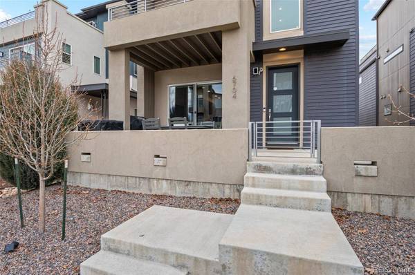 6704 Warren DR, Denver, CO 80221