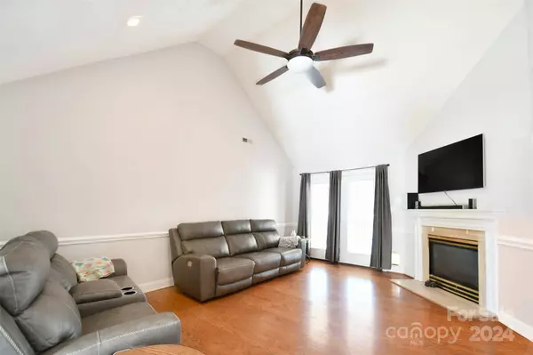 1543 Crowders Woods DR, Gastonia, NC 28052