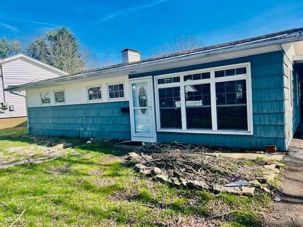 130 Hutchinson DR, St. Clairsville, OH 43950