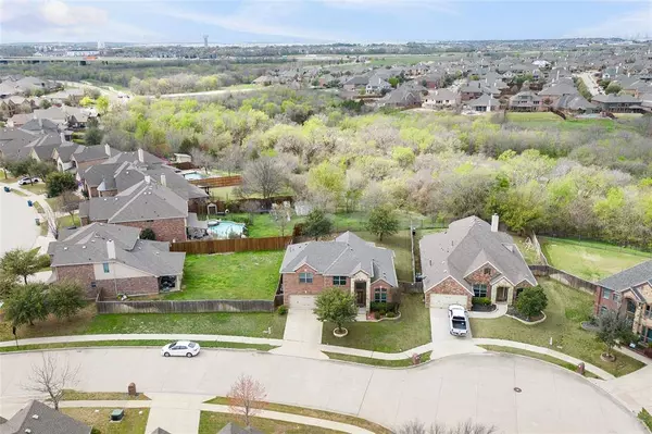 358 Falstaff Drive, Roanoke, TX 76262