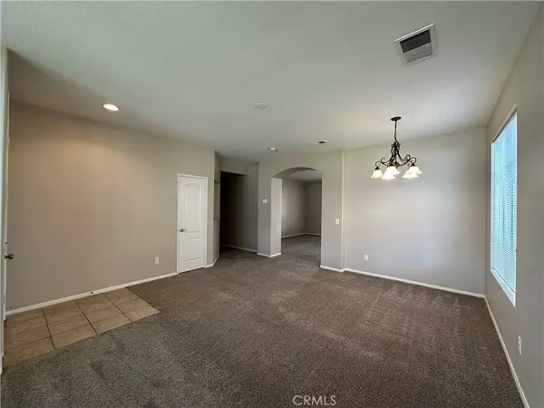 2272 Versailles ST, San Jacinto, CA 92583