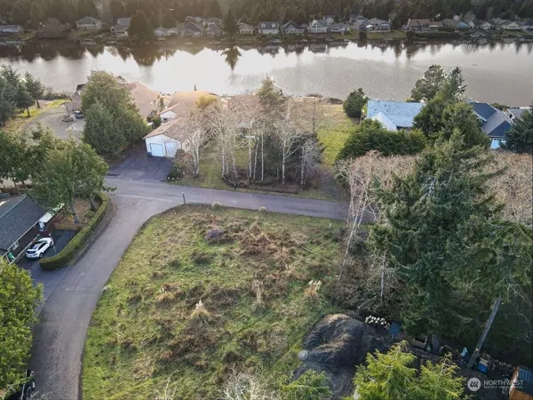 300 NE LAKE VIEW LOOP, Ocean Shores, WA 98569