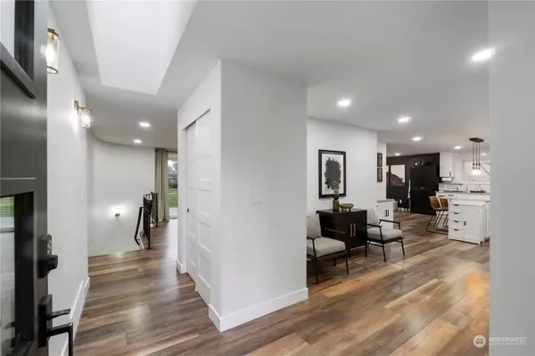 7230 Zircon DR SW, Lakewood, WA 98498