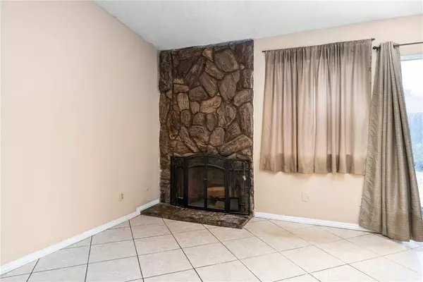 888 S Teakwood AVE, Rialto, CA 92376