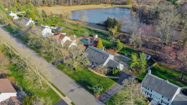 16 Pembroke Ter, Hillsborough Twp., NJ 08844