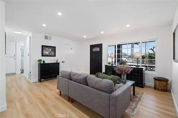 190 N Donneybrooke ST, Orange, CA 92868