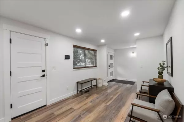 7230 Zircon DR SW, Lakewood, WA 98498