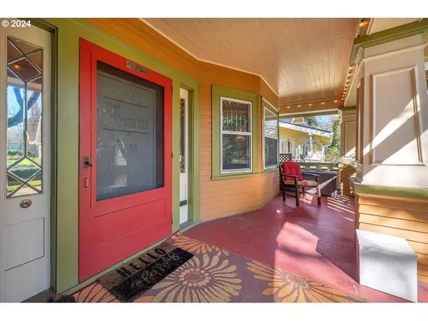 425 NE MIRIMAR PL, Portland, OR 97232