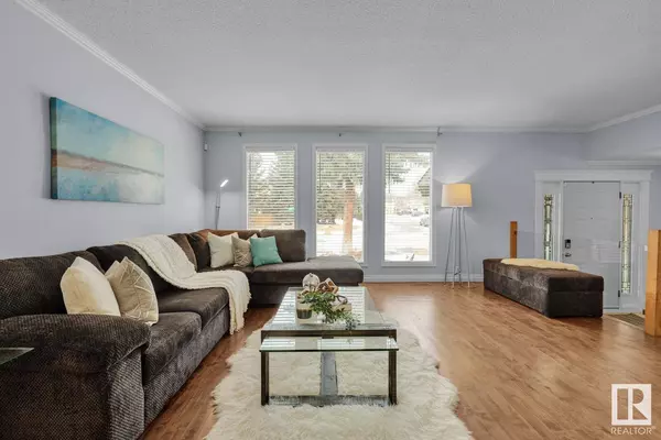 17307 85 AV NW, Edmonton, AB T5T 0P7