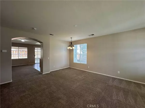 2272 Versailles ST, San Jacinto, CA 92583