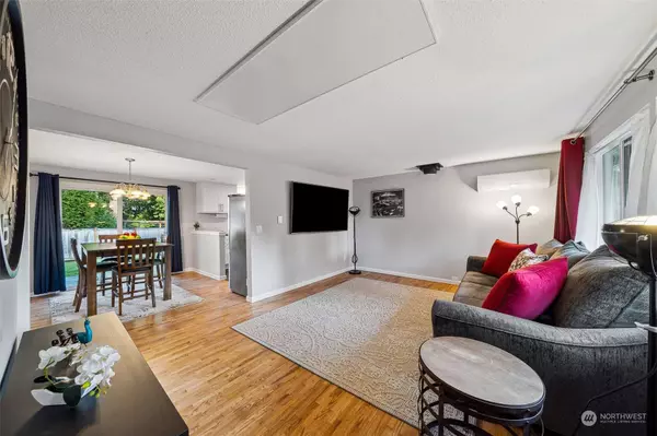 1104 Eleanor CT, Steilacoom, WA 98388